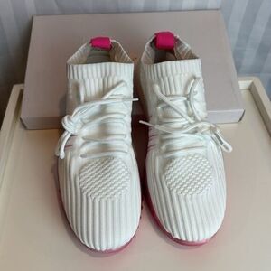 Danskin Women's Positive Bright White/Hot Pink Vegan Knit Slip on Sneak Size 8.5
